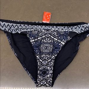 Read Carter bikini bottoms size medium